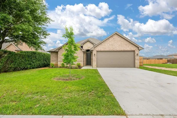 $349,900 | 1707 Lakeway Drive, Cleburne, TX 76033
