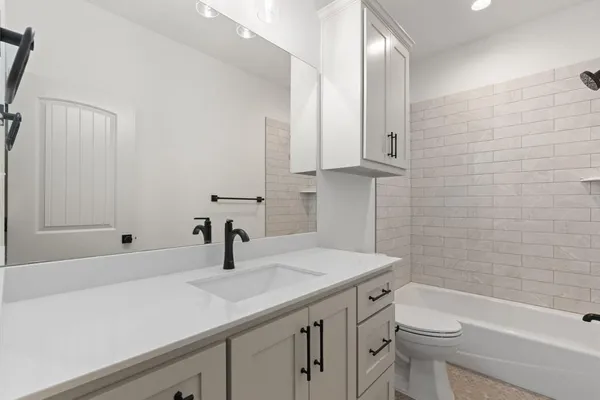 $349,900 | 1707 Lakeway Drive, Cleburne, TX 76033