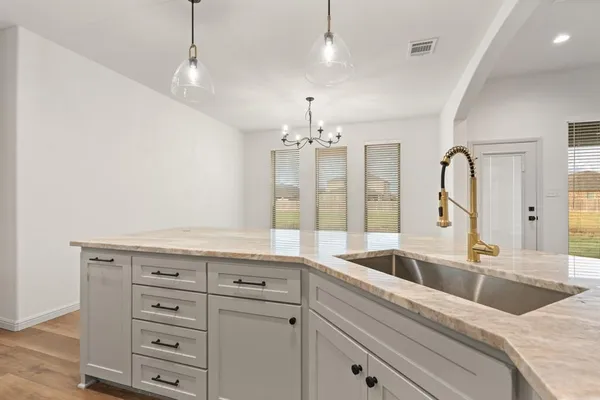 $349,900 | 1707 Lakeway Drive, Cleburne, TX 76033