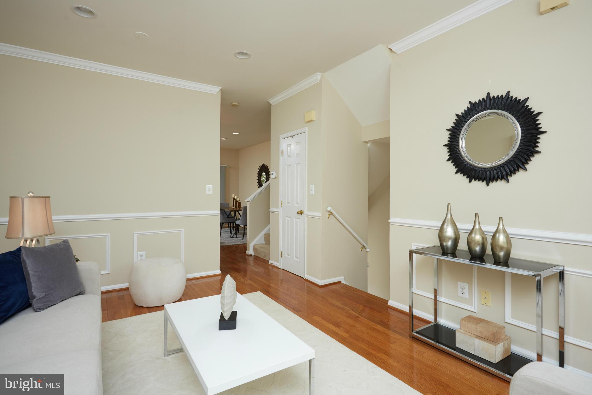 1266 Vintage Place Reston, VA 20194 - Photo 3 of 27 Living Room