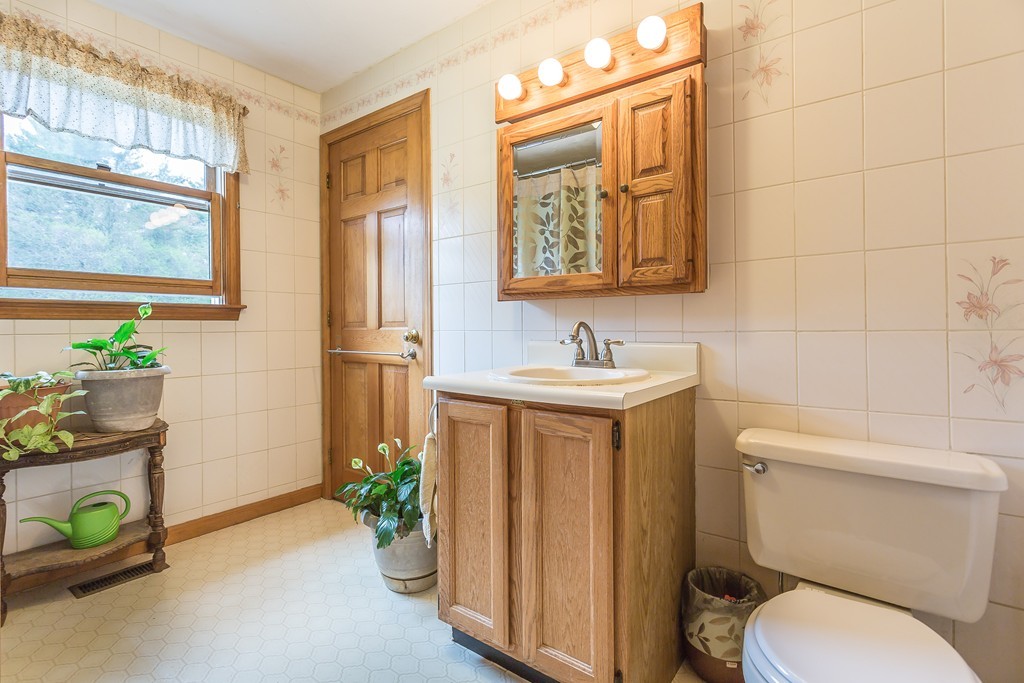 10 Warrior Road Taunton, MA 02780 - Photo 12 of 25