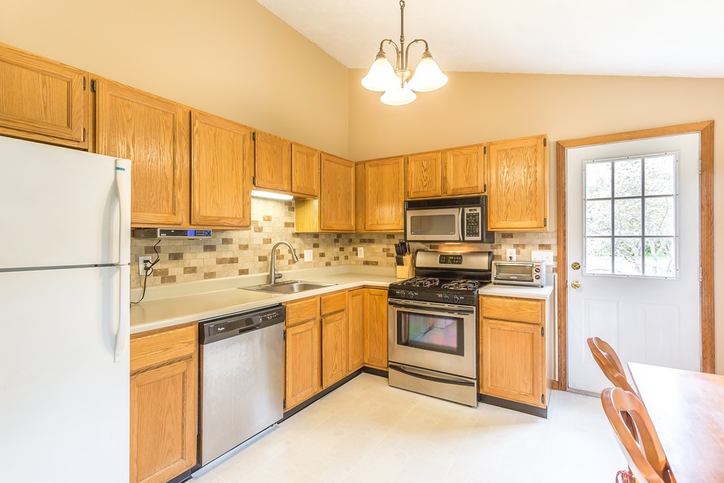 10 Warrior Road Taunton, MA 02780 - Photo 2 of 25