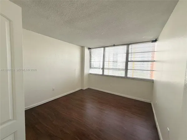 $235,000 | 1351 Northeast Miami Gardens Drive, Unit 626E, Miami, FL 33179