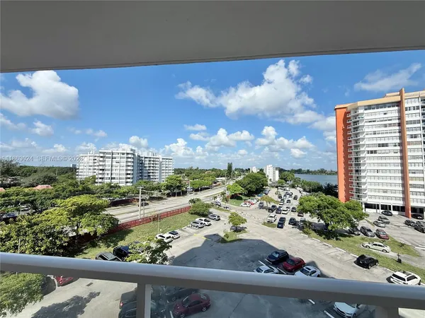 $235,000 | 1351 Northeast Miami Gardens Drive, Unit 626E, Miami, FL 33179