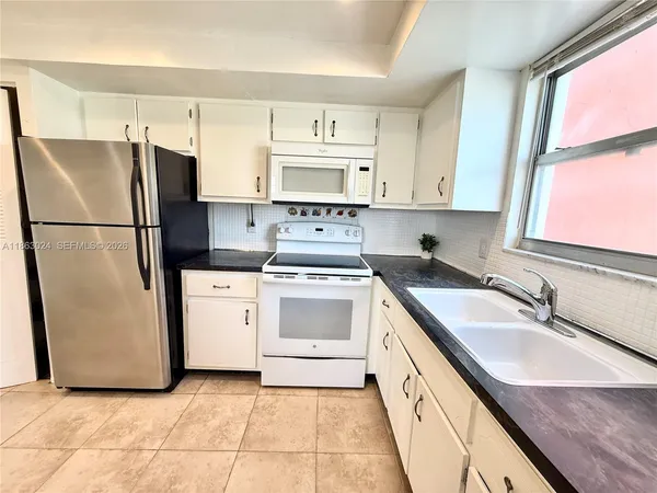 $235,000 | 1351 Northeast Miami Gardens Drive, Unit 626E, Miami, FL 33179