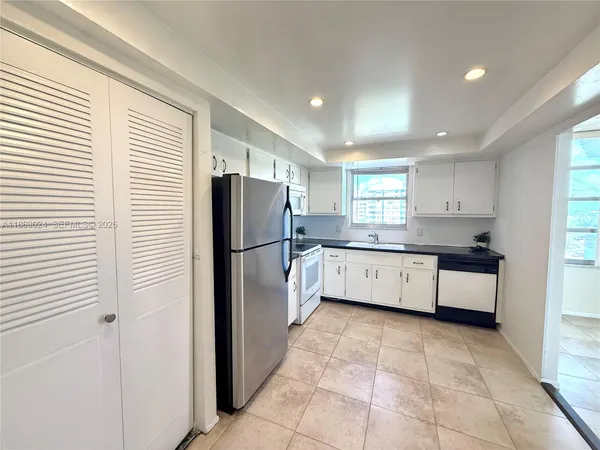 $235,000 | 1351 Northeast Miami Gardens Drive, Unit 626E, Miami, FL 33179