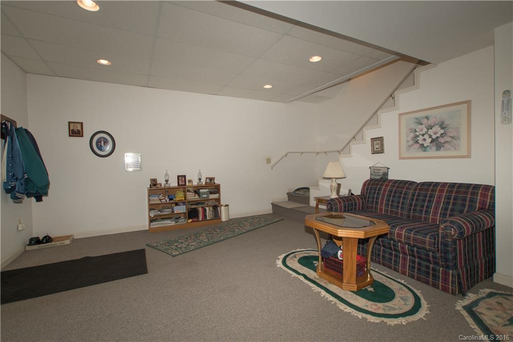 248 Fallen Timber Road, Unit 14 Hendersonville, NC 28791 - Photo 15 of 22 Gallery Image 15