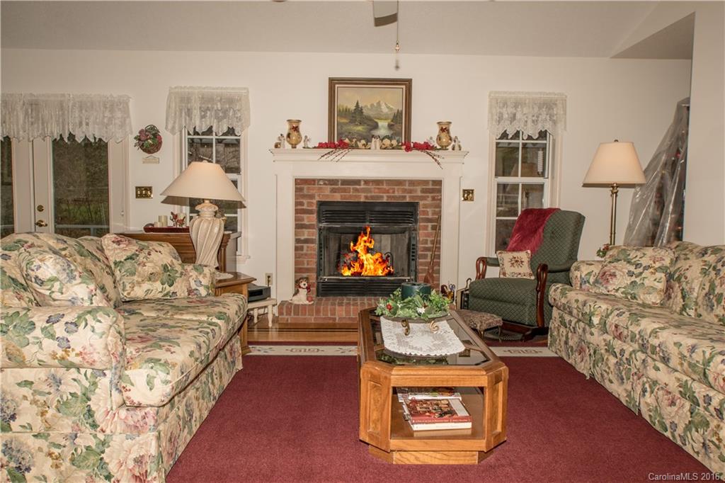 248 Fallen Timber Road, Unit 14 Hendersonville, NC 28791 - Photo 4 of 22 Gallery Image 4