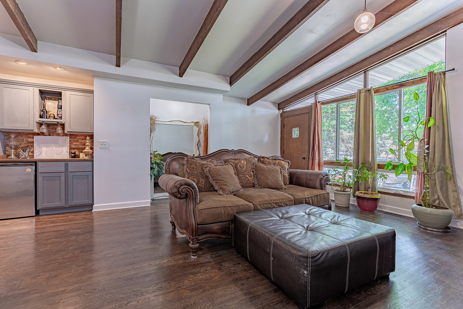 514 High Ridge Road Hillside, IL 60162 - Photo 3 of 24 a living room with furniture and a large window