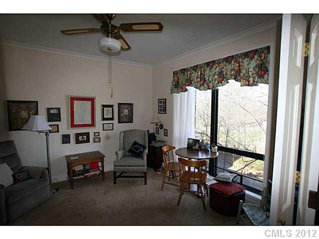 850 Cherokee Road, Unit H5 Charlotte, NC 28207 - Photo 7 of 10 Gallery Image 7