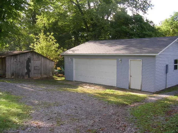 $74,800 | 125 Central Hill Road, Grantsburg, IL 62943