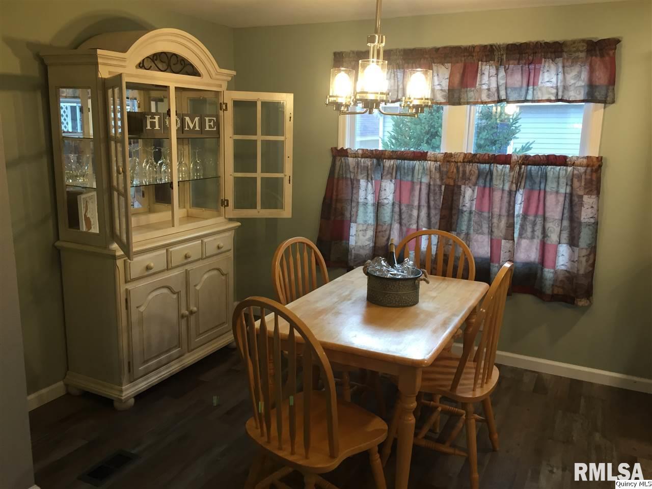 2133 Rancho Boulevard Quincy, IL 62305 - Photo 8 of 24 Gallery Image 8