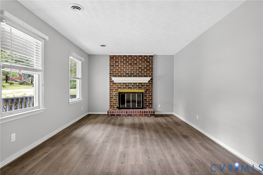 7250 Walnut Grove Drive Mechanicsville, VA 23111 - Photo 3 of 36