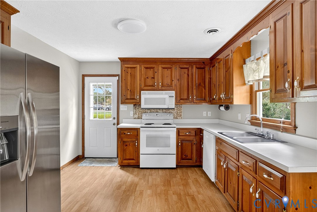 7250 Walnut Grove Drive Mechanicsville, VA 23111 - Photo 6 of 36