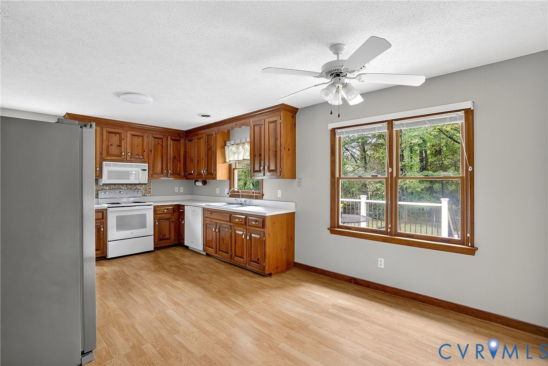 7250 Walnut Grove Drive Mechanicsville, VA 23111 - Photo 9 of 36