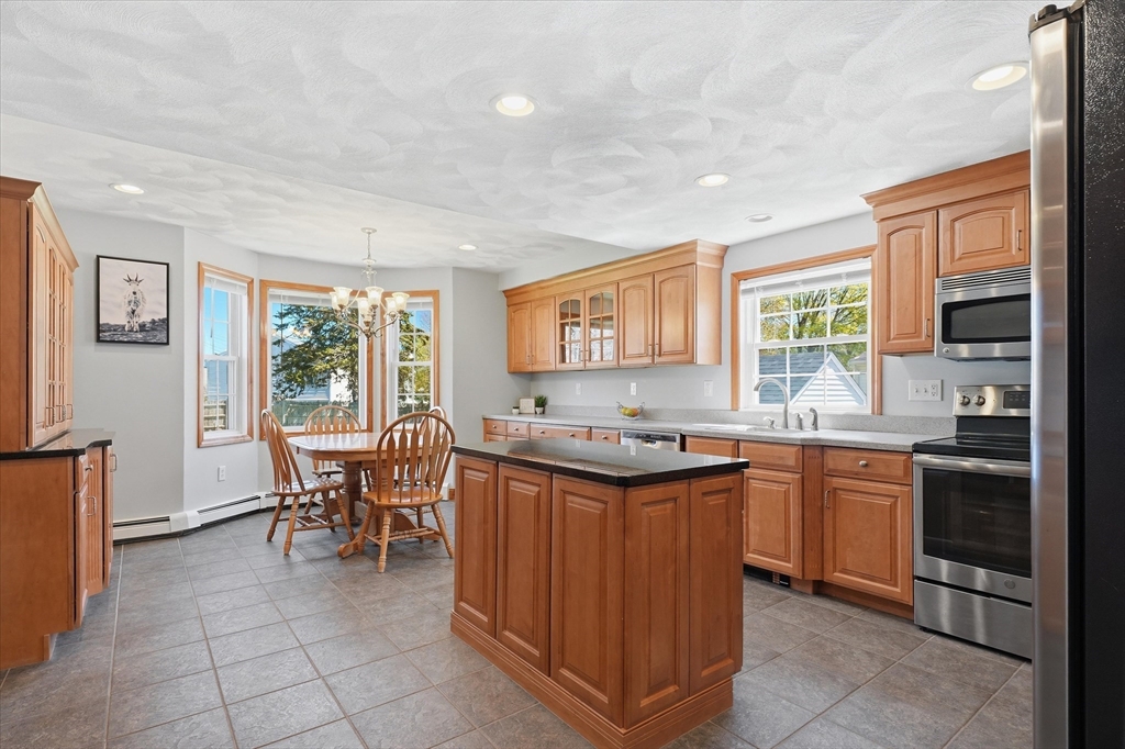 15 Squanto Road Woburn, MA 01801 - Photo 3 of 42