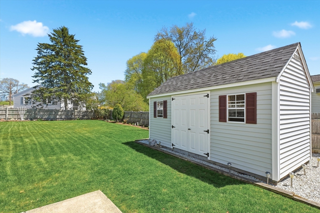 15 Squanto Road Woburn, MA 01801 - Photo 32 of 42