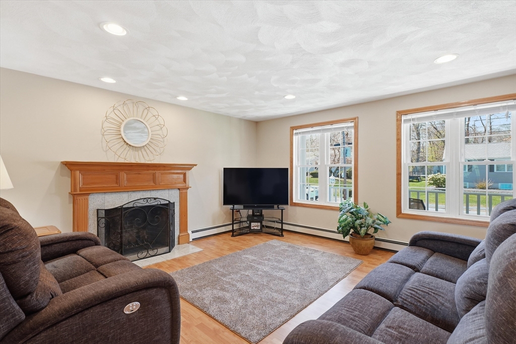 15 Squanto Road Woburn, MA 01801 - Photo 6 of 42