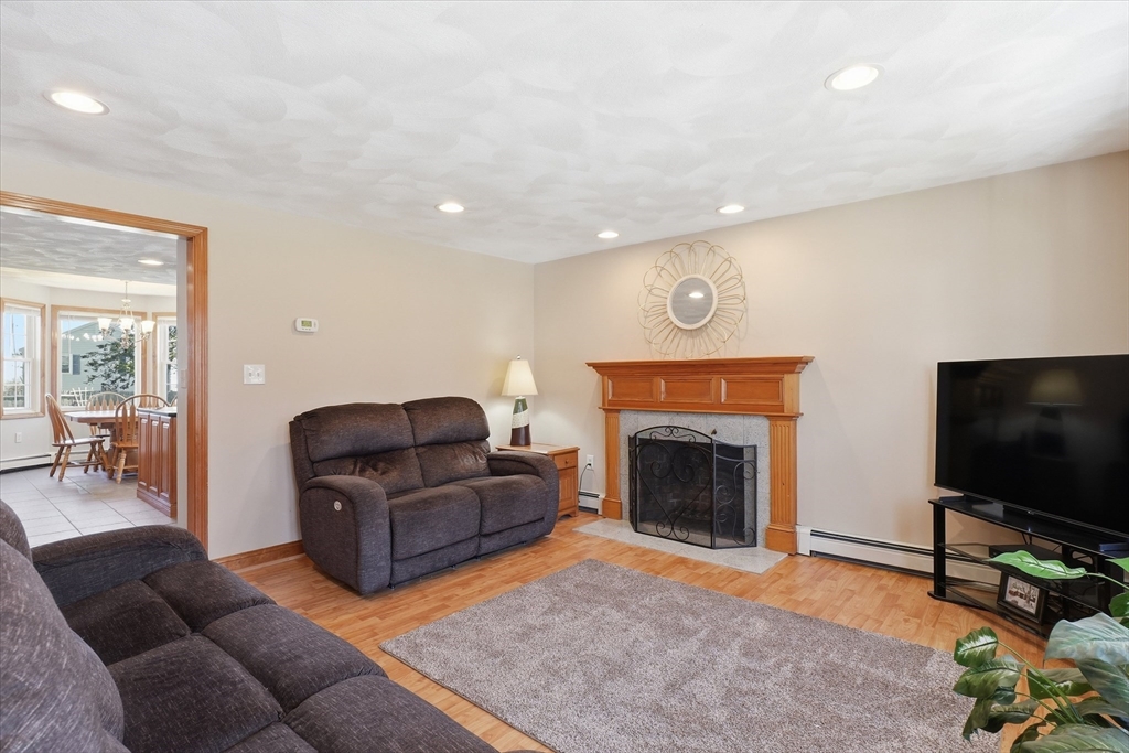 15 Squanto Road Woburn, MA 01801 - Photo 7 of 42