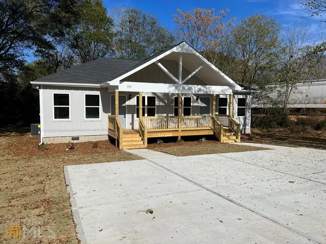 $1,450 | 250 Holly Street, Social Circle, GA 30025