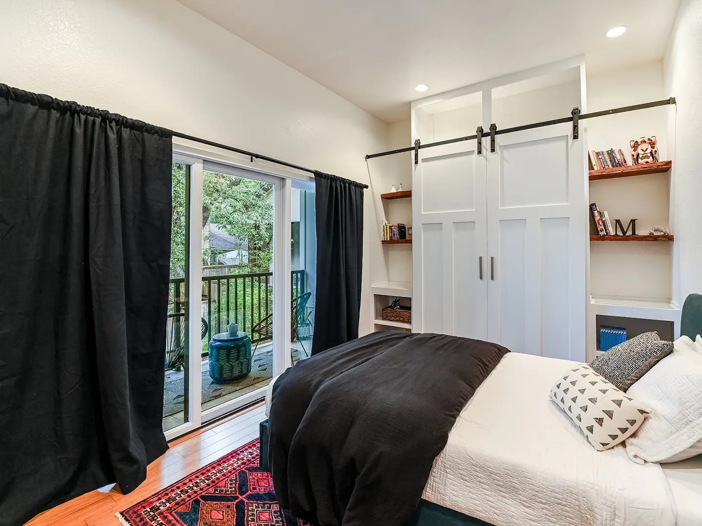 3002 Hillview Road Austin, TX 78703 - Photo 23 of 36