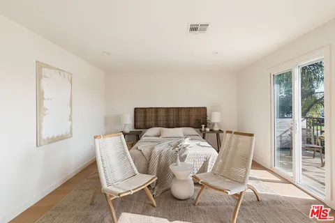 $1,749,000 | 8841 Croydon Avenue, Los Angeles, CA 90045