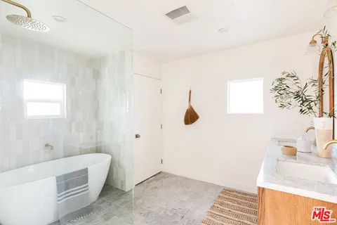 $1,749,000 | 8841 Croydon Avenue, Los Angeles, CA 90045