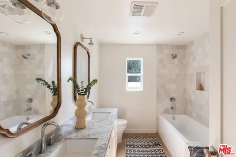 $1,749,000 | 8841 Croydon Avenue, Los Angeles, CA 90045