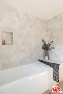 $1,749,000 | 8841 Croydon Avenue, Los Angeles, CA 90045