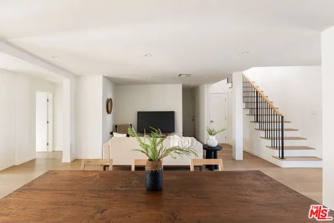 $1,749,000 | 8841 Croydon Avenue, Los Angeles, CA 90045