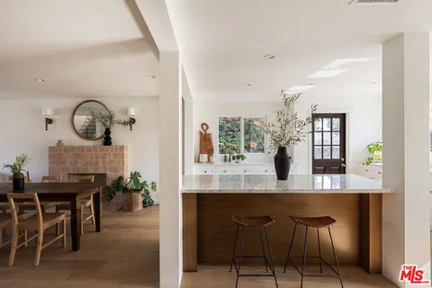 $1,749,000 | 8841 Croydon Avenue, Los Angeles, CA 90045