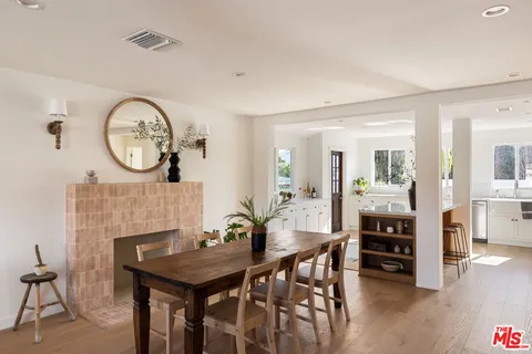 $1,749,000 | 8841 Croydon Avenue, Los Angeles, CA 90045