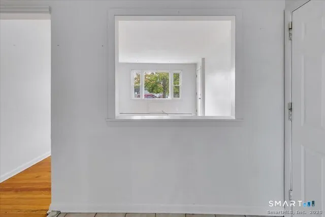 a view of window in a room