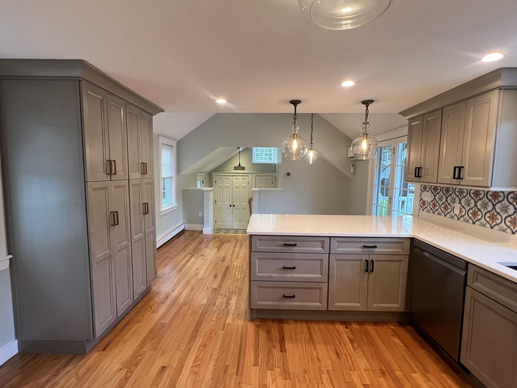 243 Dudley Road Bedford, MA 01730 - Photo 5 of 29