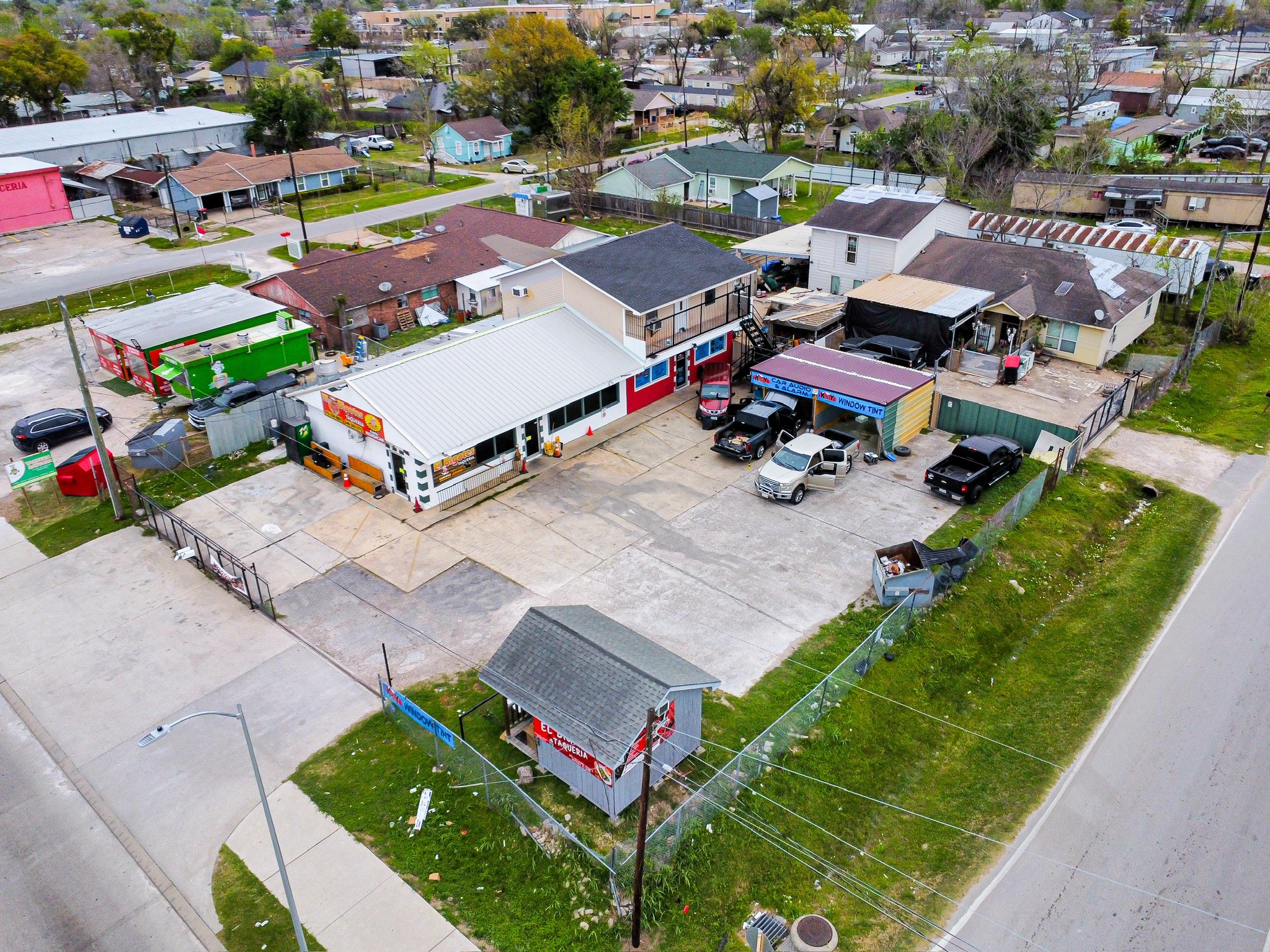 1137 Freeport Street Houston, TX 77015 - Photo 7 of 27 an aerial view of a houses with yard