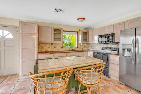 $899,000 | 153 Peg Leg Lane, Cudjoe, FL 33042