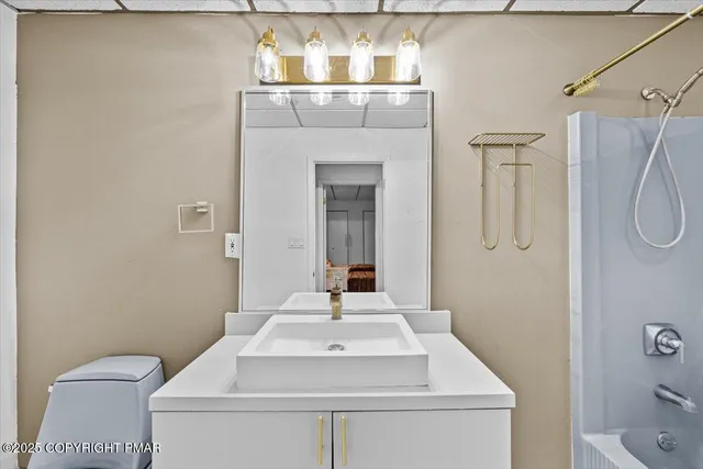 $799,000 | 23 Sleepy Hollow Lane, East Stroudsburg, PA 18302