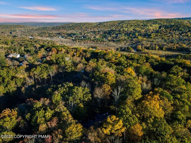 $799,000 | 23 Sleepy Hollow Lane, East Stroudsburg, PA 18302