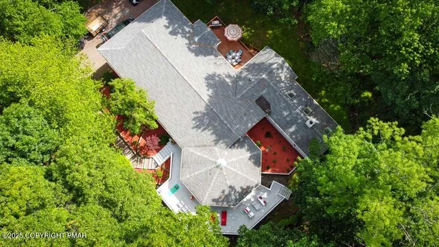 $799,000 | 23 Sleepy Hollow Lane, East Stroudsburg, PA 18302