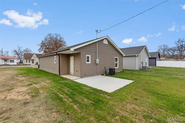 $194,900 | 416 Cook Avenue, Chaffee, MO 63740
