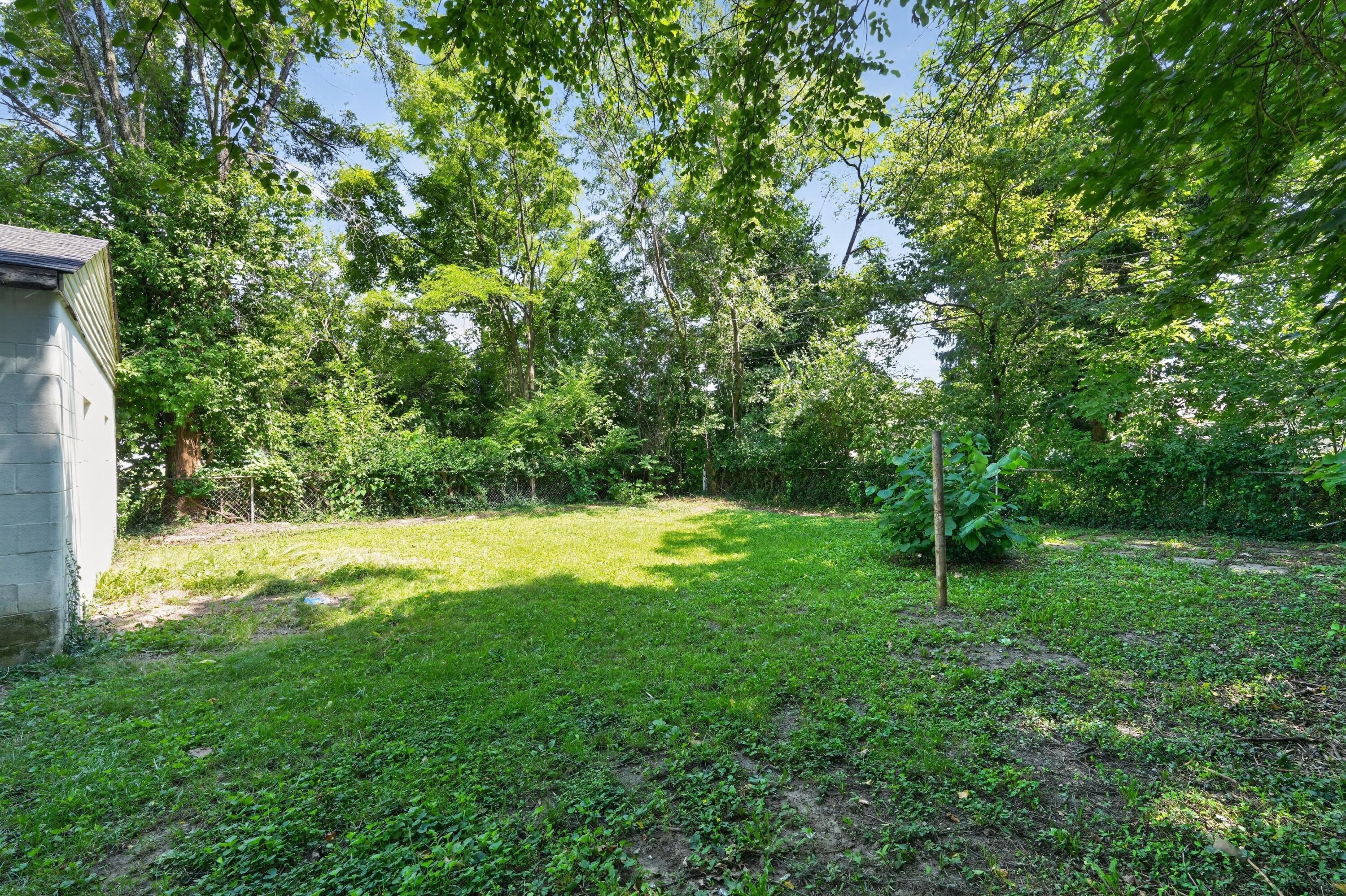 1217 Smith Road Columbus, OH 43207 - Photo 16 of 16 10_1217_Smith_Rd-Exterior-rd-9