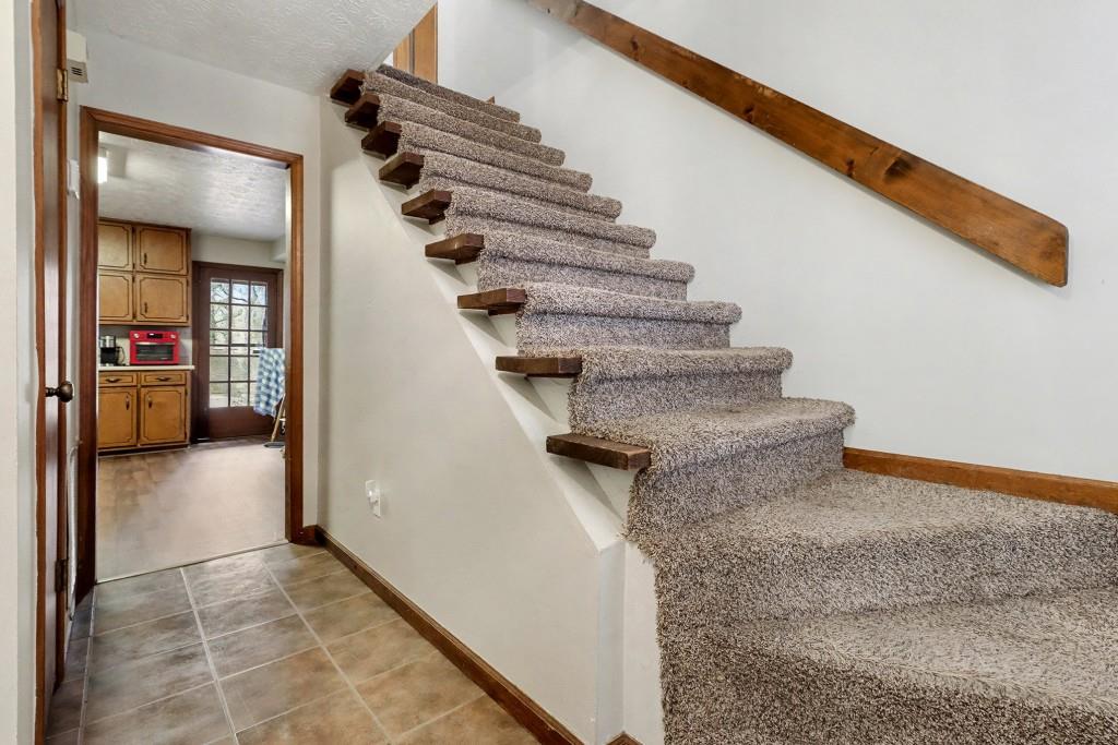 9133 Snipe Lane Jonesboro, GA 30236 - Photo 10 of 36 a view of entryway and hall