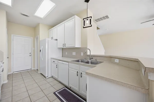 $1,795 | 59 East Stedhill Loop, The Woodlands, TX 77384