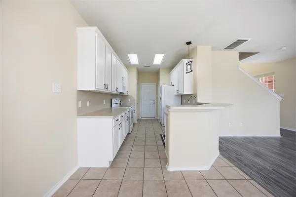 $1,795 | 59 East Stedhill Loop, The Woodlands, TX 77384