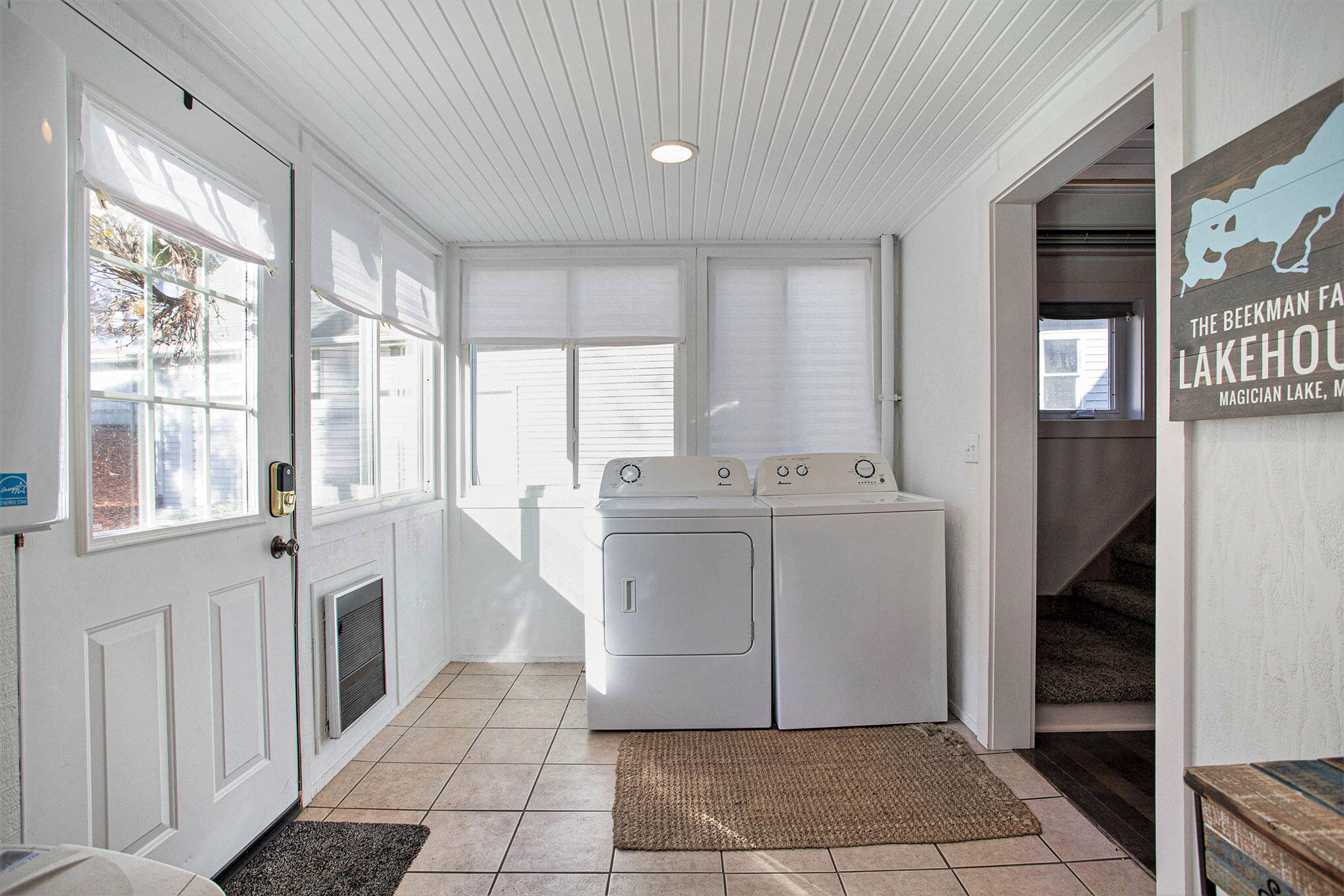 31530 Maple Island Road Dowagiac, MI 49047 - Photo 12 of 31 Mudroom/Laundry