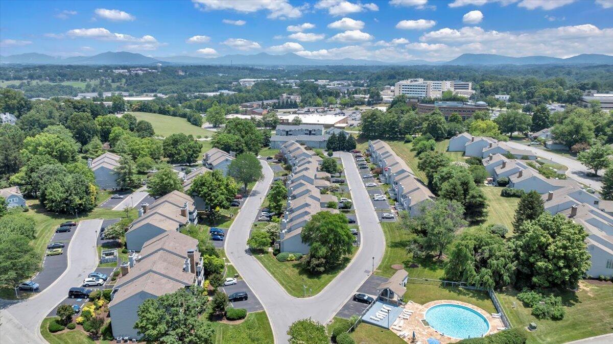 2447 Post Oak Road Salem, VA 24153 - Photo 30 of 45 29-01-06-DJI_20250624111228_0001_D_MIB