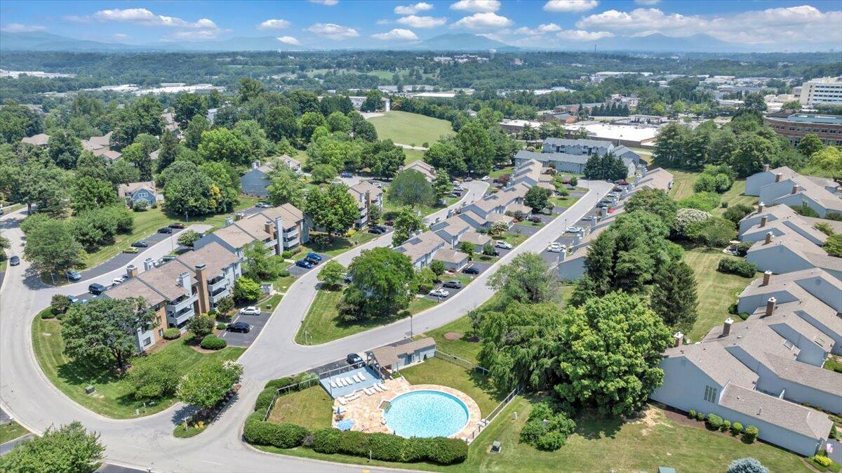 2447 Post Oak Road Salem, VA 24153 - Photo 31 of 45 30-02-07-DJI_20250624111250_0003_D_MIB