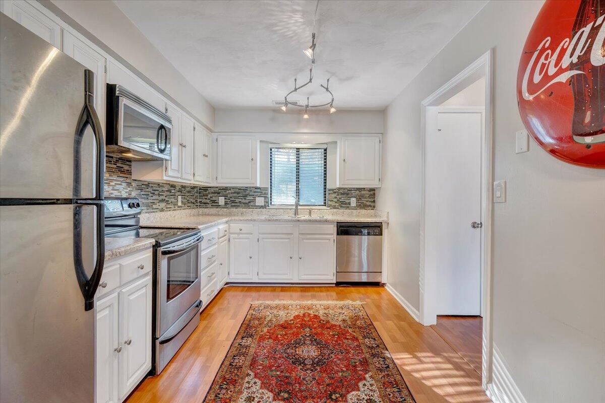 2447 Post Oak Road Salem, VA 24153 - Photo 9 of 45 08-MIB02103