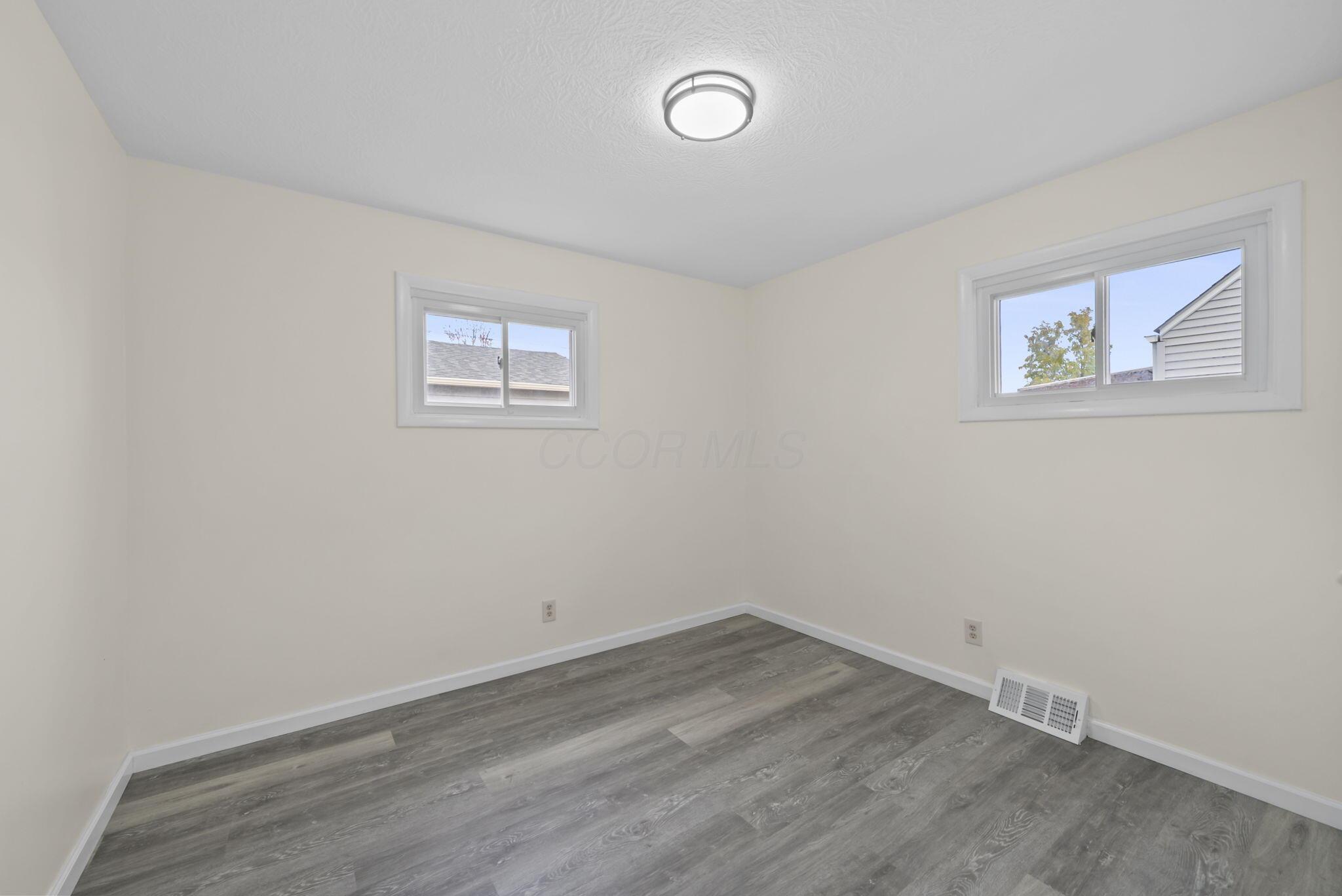 673 Roth Avenue Columbus, OH 43228 - Photo 13 of 26 Bedroom 2