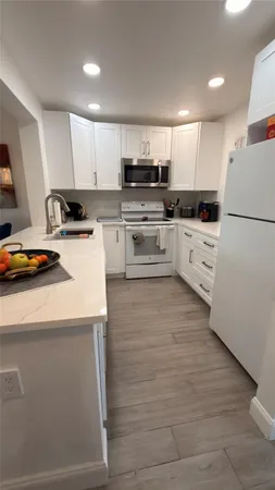 $1,950 | 801 South Federal Highway, Unit 804, Pompano Beach, FL 33062